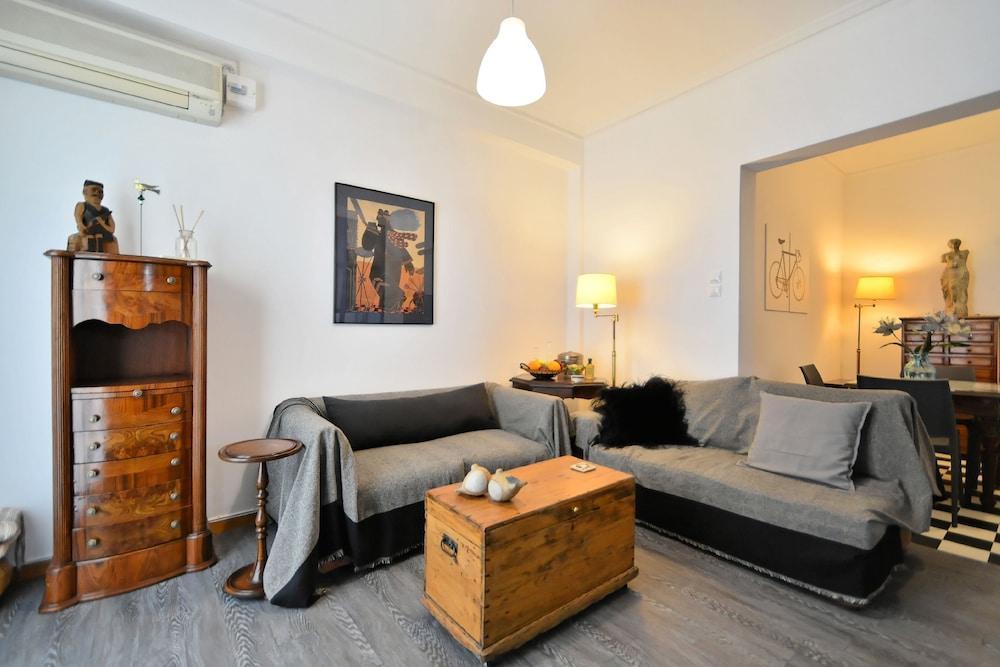 Apartment Plaka Elegant