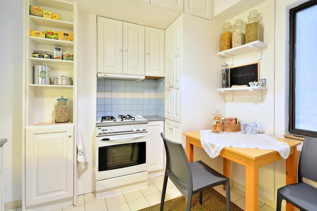 Plaka Elegant Apartment *