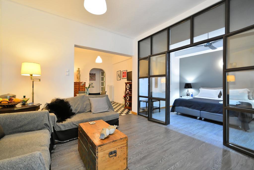 Plaka Elegant Apartment Athens