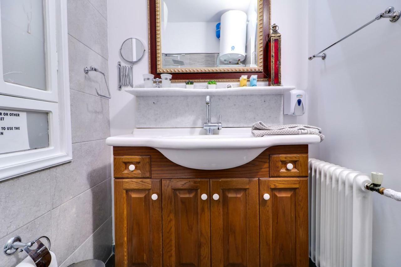 Apartment Plaka Elegant